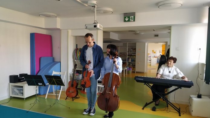 artyści z wiolonczelą